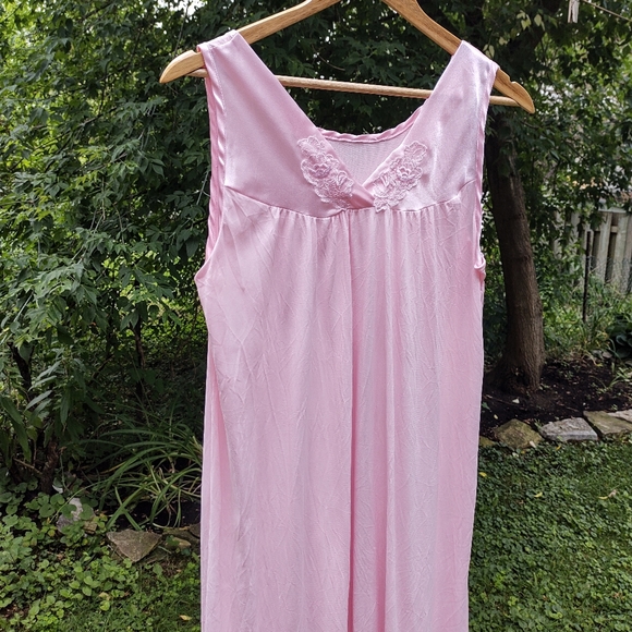 Vintage Pink Nightgown Lingerie - Picture 5 of 12
